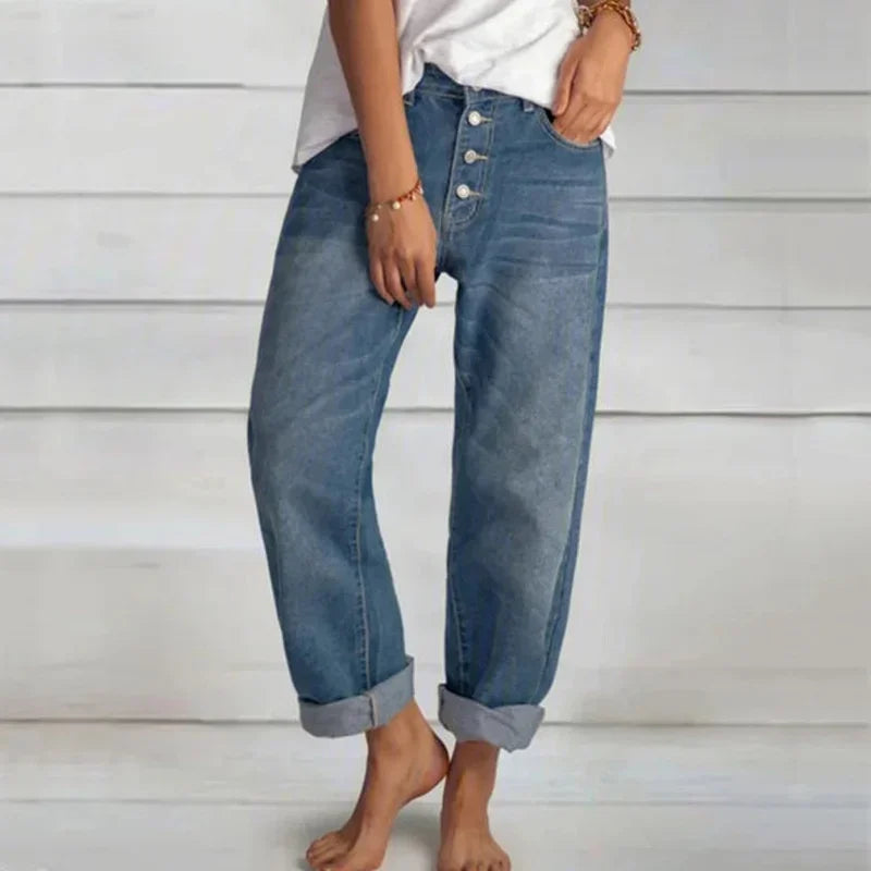 Freya | Stylish High-Waisted Buttoned Jeans
